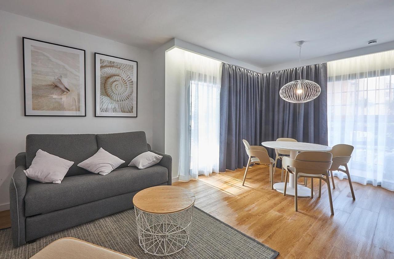 Rentalmar Suites Salou Families Only Exterior photo
